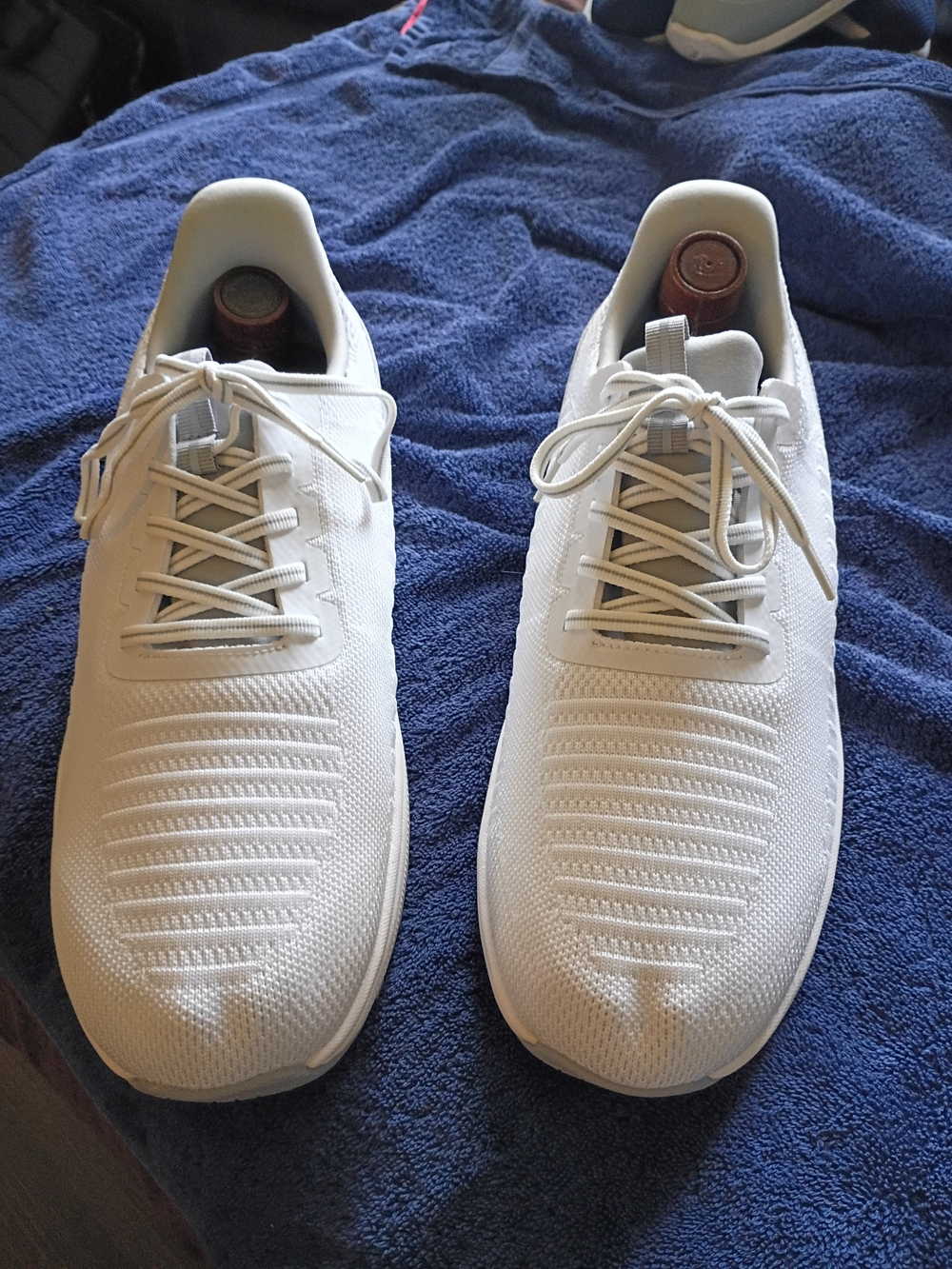 Men's Athletic Knit Running Shoes - White
